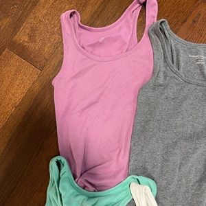 Liz Lange Maternity Tank Top Lot